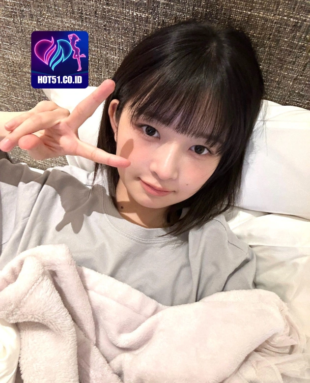 Angela Warren HOT51.CO.ID