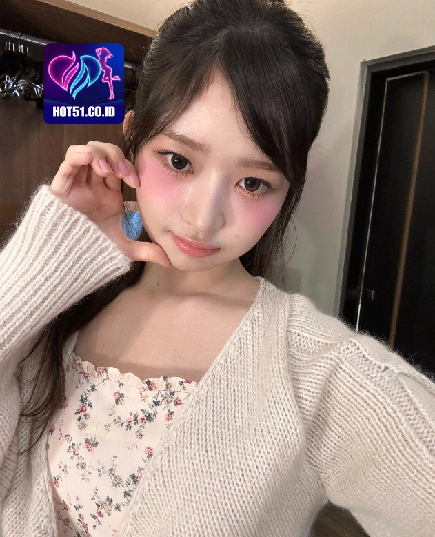 Angela Warren HOT51.CO.ID