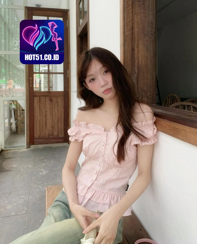 Ellen Hughes HOT51.CO.ID