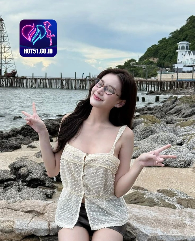 Emily Carr HOT51.CO.ID