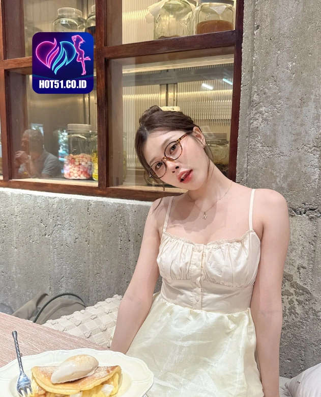 Grant Hughes HOT51.CO.ID