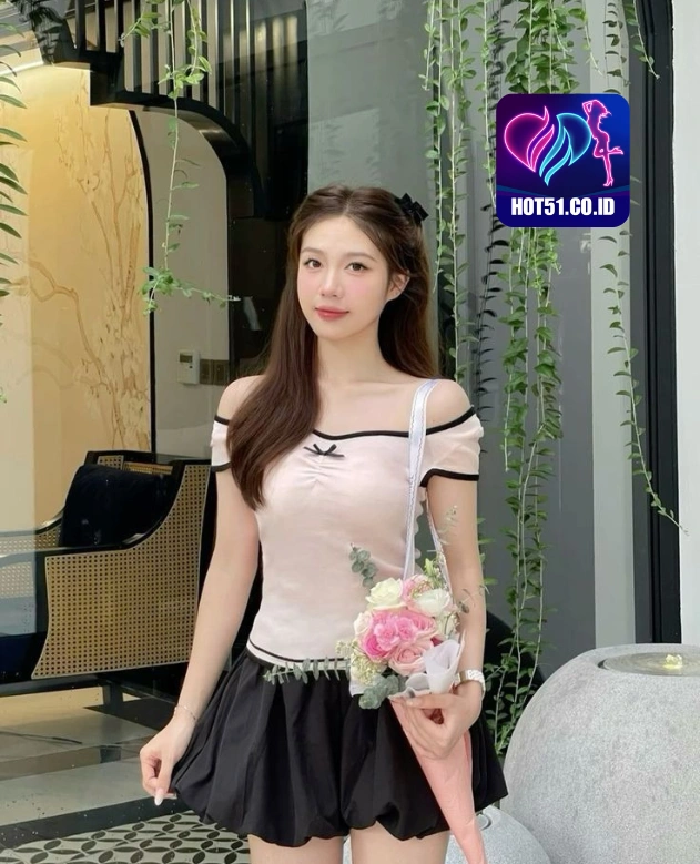 Gwen Hopkins HOT51.CO.ID