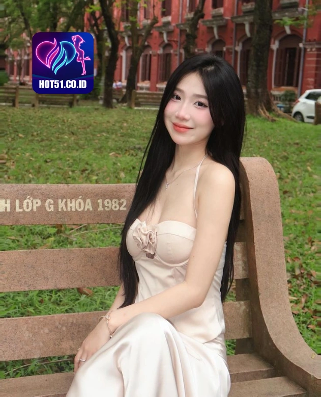 Hannah Watson HOT51.CO.ID