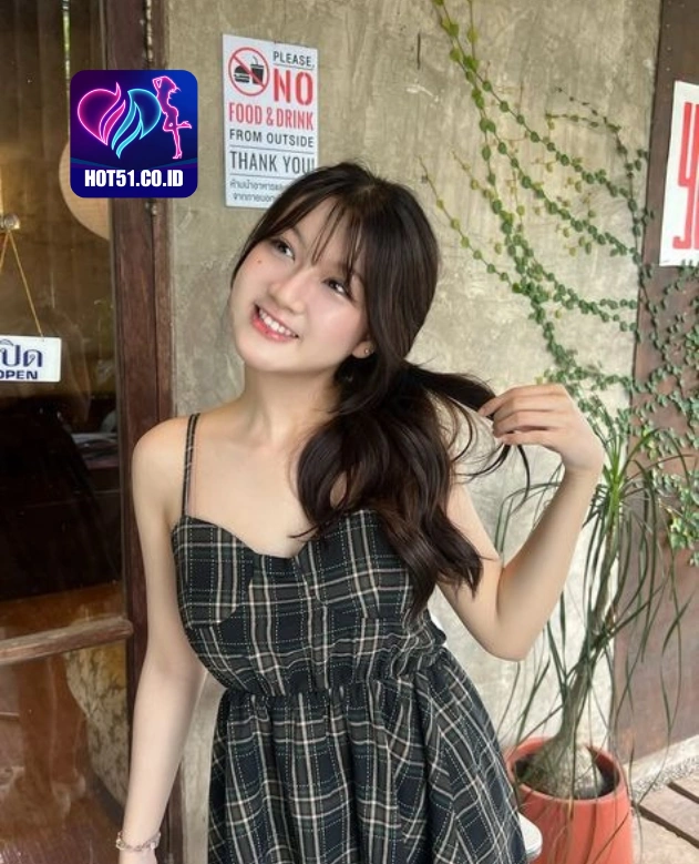 Russell Lowe HOT51.CO.ID