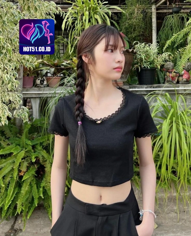 Sari Puspitasari HOT51.CO.ID