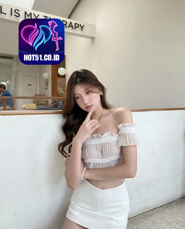 Alexandra Collins-HOT51APK