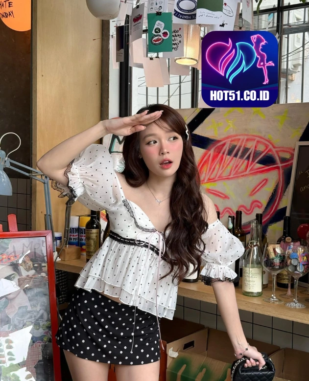 Caroline Whitman HOT51.CO.ID
