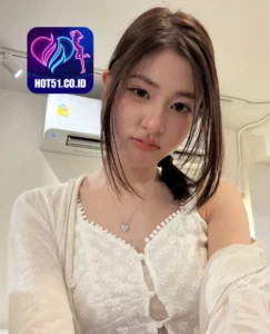 Connor Davies HOT51.CO.ID