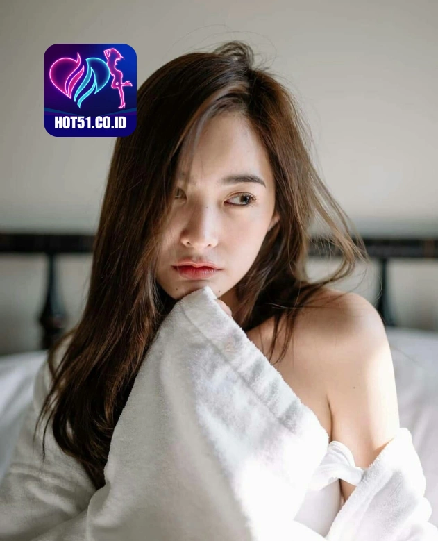 Emily Hayes HOT51.CO.ID