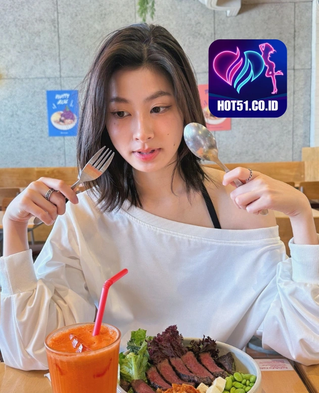 Georgia Barrett HOT51.CO.ID