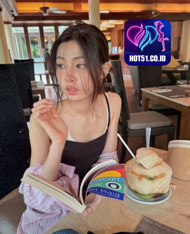Julia Lambert HOT51.CO.ID