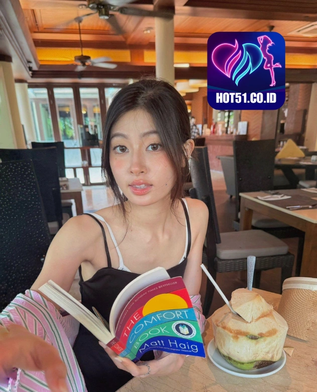 Julia Lambert HOT51.CO.ID