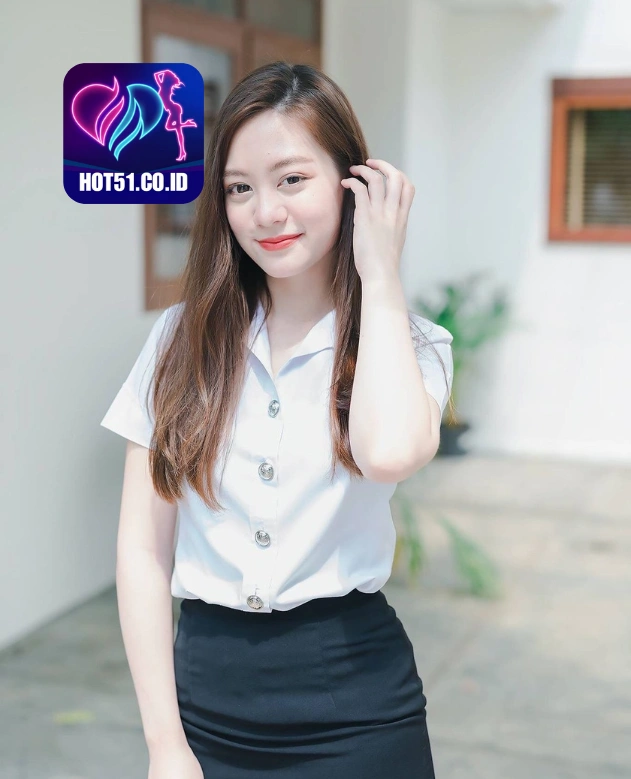 Laura Crenshaw HOT51.CO.ID