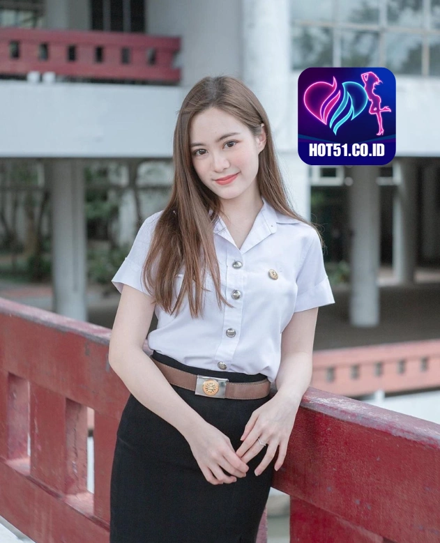 Laura Crenshaw HOT51.CO.ID