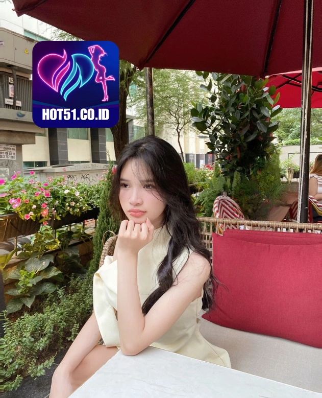 Lila Holloway HOT51.CO.ID
