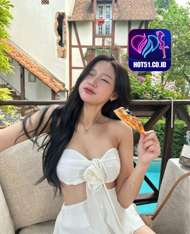 Lola Briggs HOT51.CO.ID