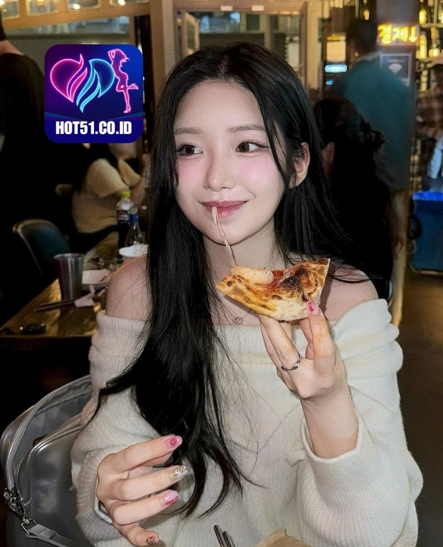 Lucy Turner HOT51.CO.ID