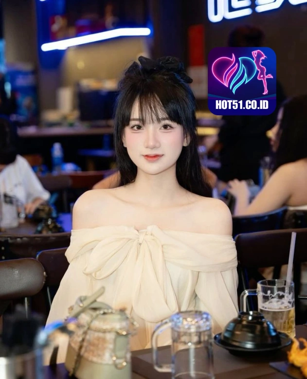 Maeve Collins HOT51.CO.ID