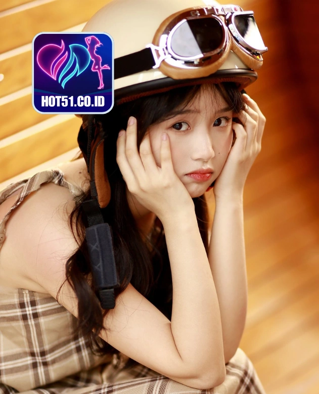 Aaron Mitchell HOT51.CO.ID