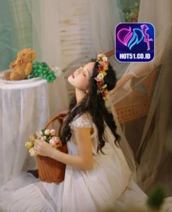 Ella Young Hot51.CO.ID