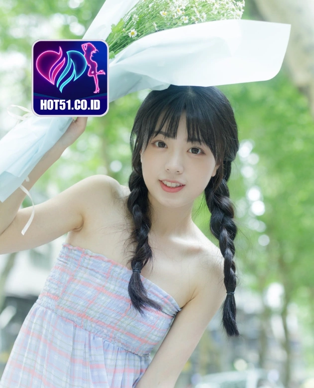 Emily Bennett HOT51.CO.ID