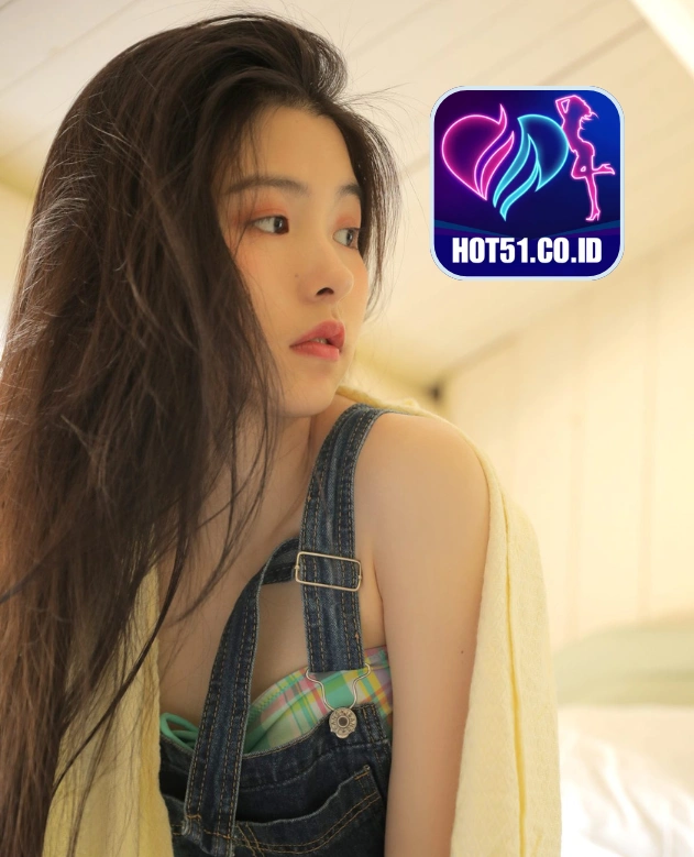 Fiona Perry-Hot51.CO.ID