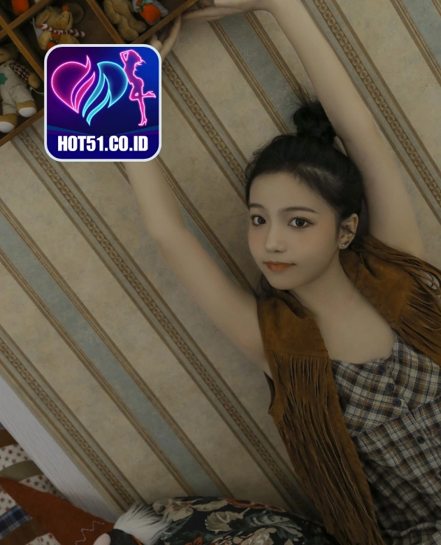 June Simmons-HOT51.CO.ID