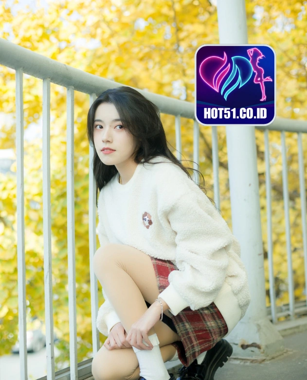 Laura Bennett-HOT51.CO.ID