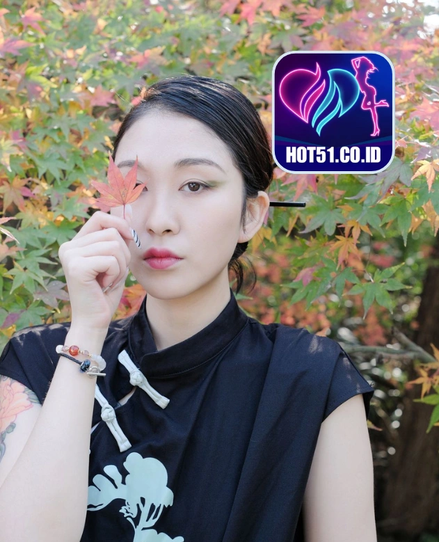 Natalie Collins-Hot51.CO.ID