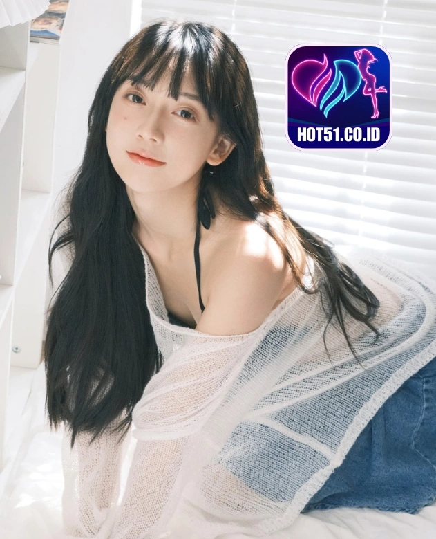 Phoebe Turner-HOT51.CO.ID