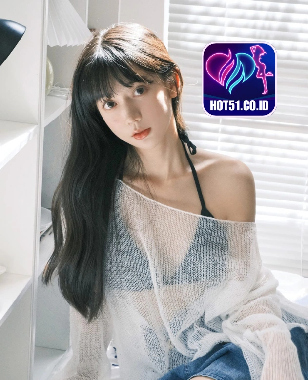 Phoebe Turner-HOT51.CO.ID