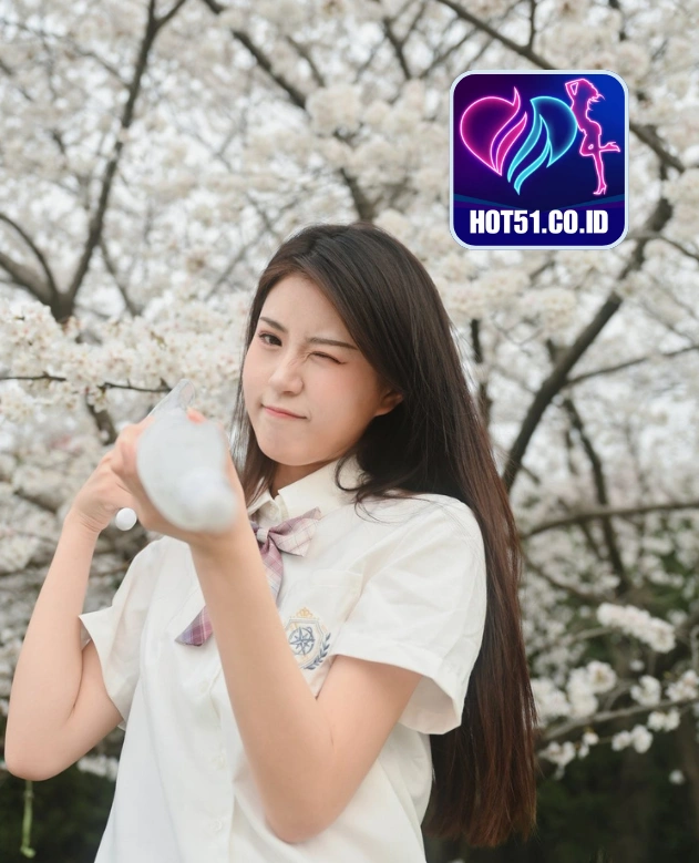 Tessa Hughes HOT51.CO.ID