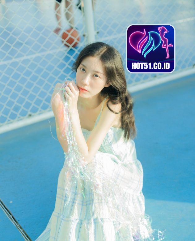 Zachary Holloway HOT51.CO.ID