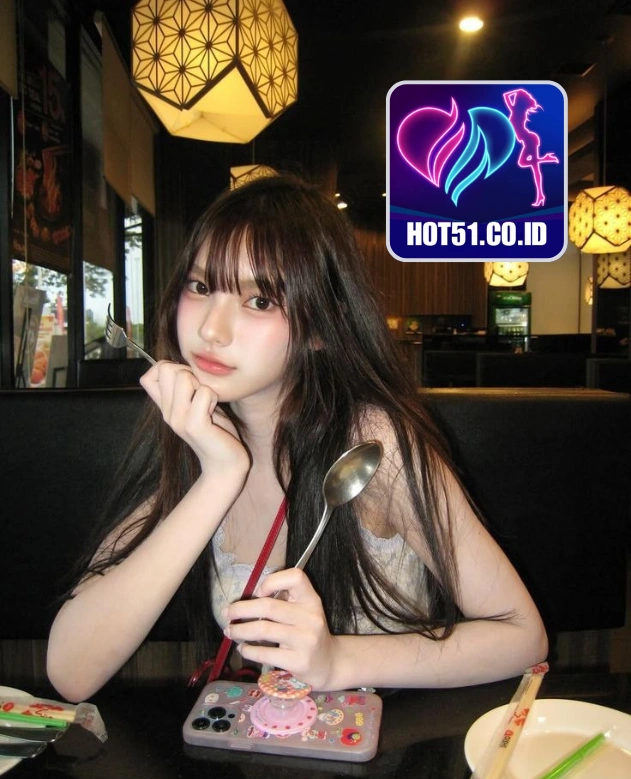 Keira Sterling-HOT51.CO.ID