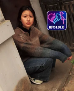 Maya Collins-HOT51.CO.ID