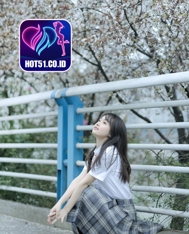 Nicholas Hughes-HOT51.CO.ID