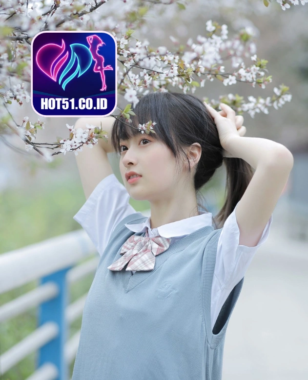 Nicholas Hughes-HOT51.CO.ID