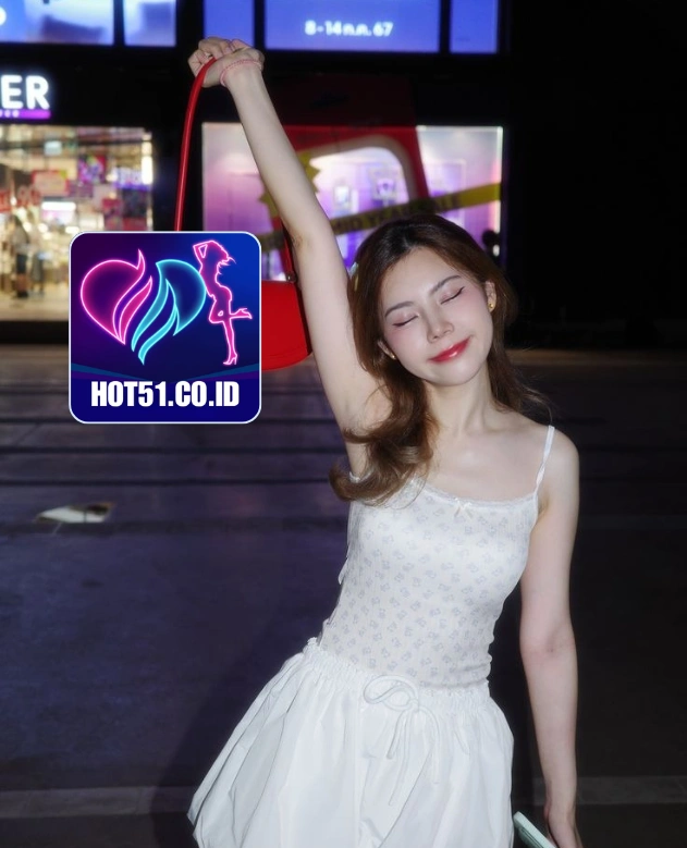 Nola Reeves-HOT51.CO.ID