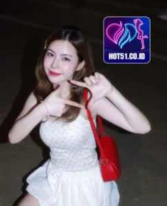 Nola Reeves-HOT51.CO.ID