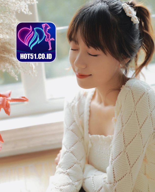 Sarah Robinson-HOT51.CO.ID