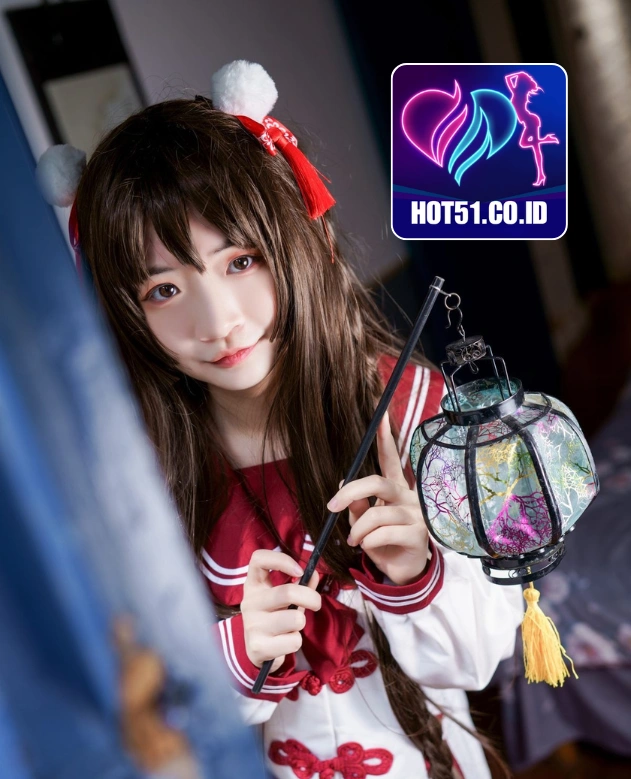 Savannah Bennett-Hot51