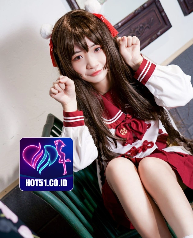 Savannah Bennett-Hot51