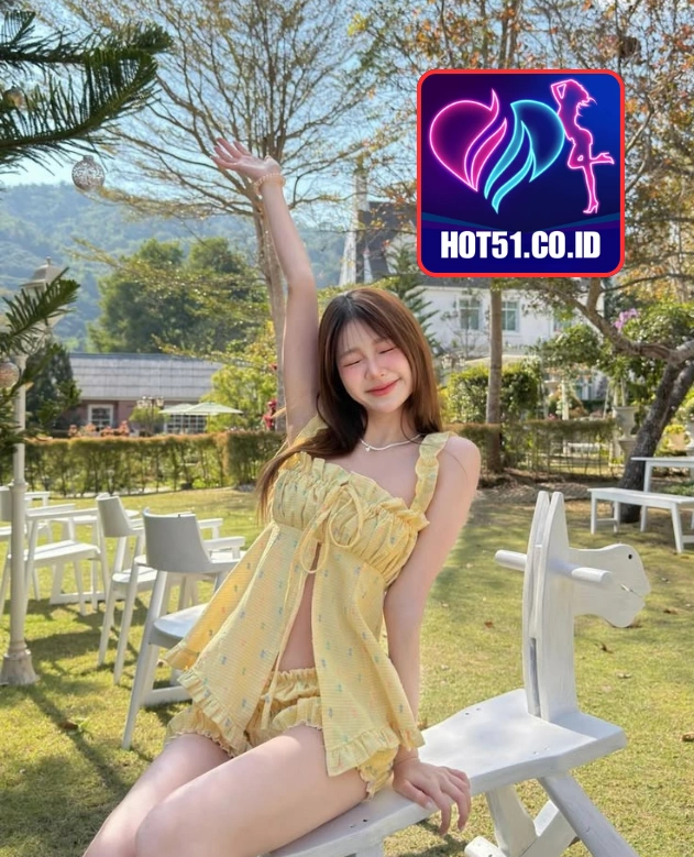 Finn Turner-Hot51.Co.Id