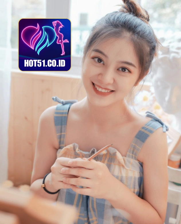 Lucia Howard-HOT51.CO.ID