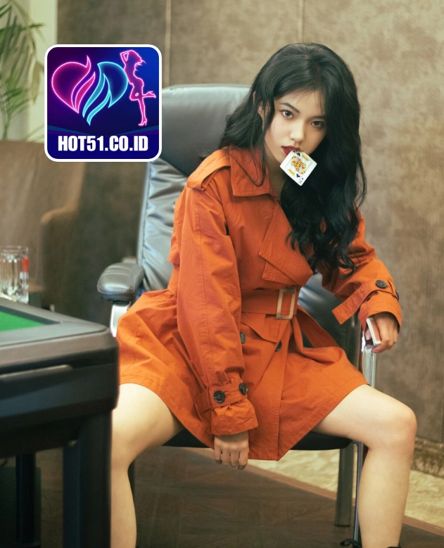 Hayes Lee-HOT51.CO.ID