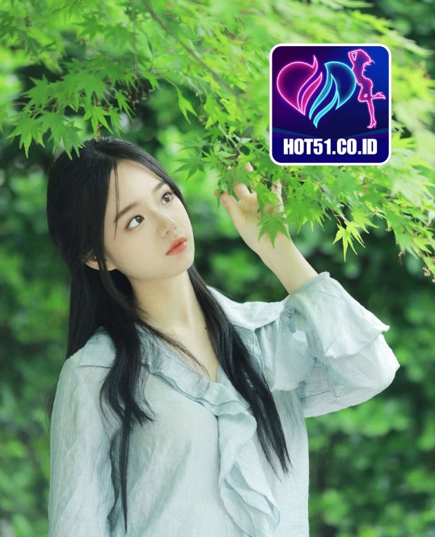 Phoebe Phillips-HOT51.CO.ID