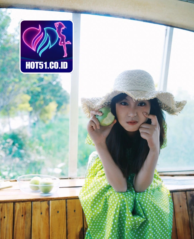 Zoe Adams-HOT51.CO.ID