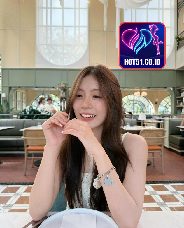 Evelyn Thompson-HOT51.CO.ID