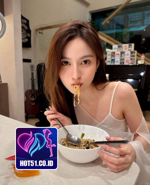 Zoe King-HOT51.CO.ID