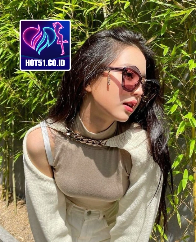 Ella Nash-HOT51.CO.ID